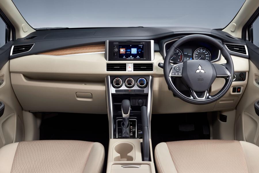 Торпедо Mitsubishi Xpander 2017 года  (фото 10 из 30)